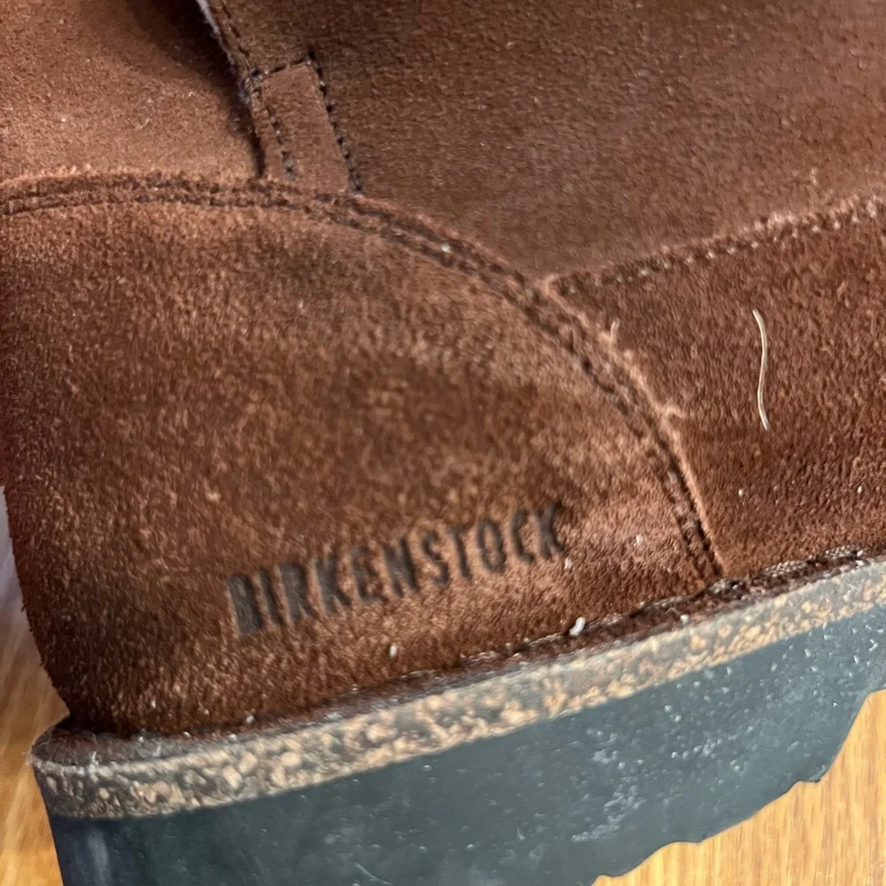 Birkenstock Uppsala shearling suede boots in the color Espresso brown
